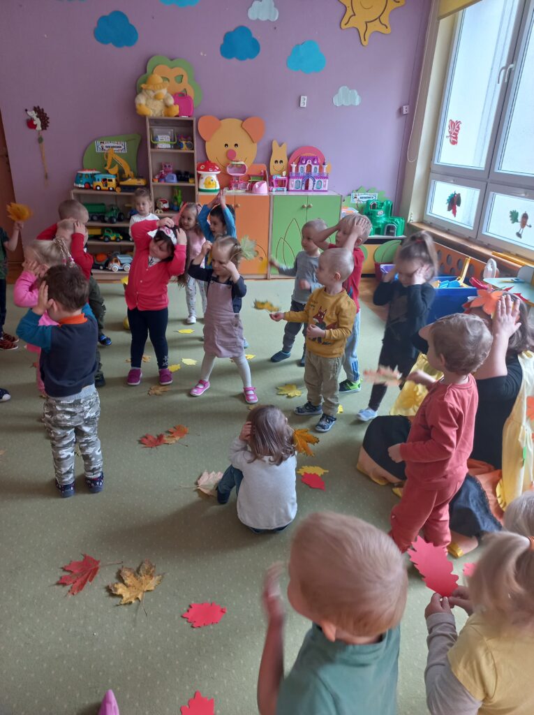 Zabawy z Panią Jesień