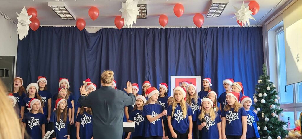 Kolędowanie w przedszkolu z Chórem Prima Volta