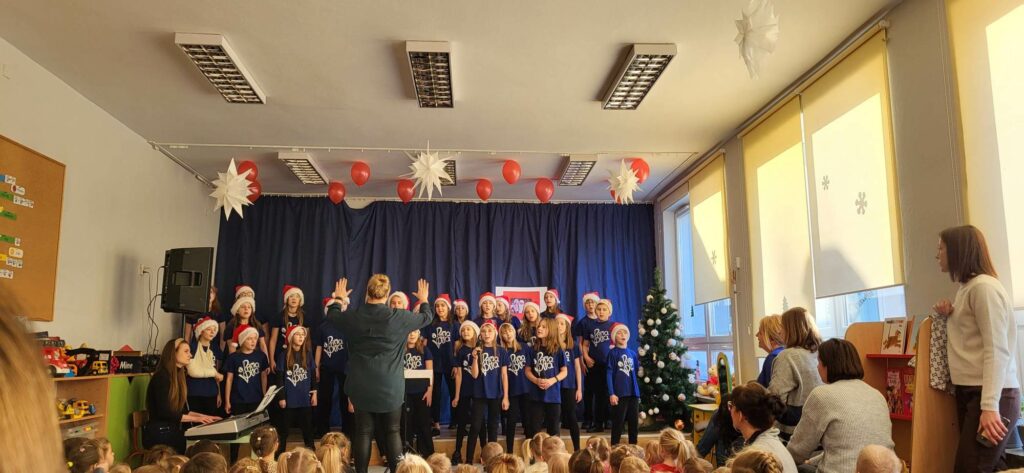 Kolędowanie w przedszkolu z Chórem Prima Volta