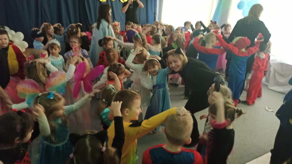 „Kotki” na balu karnawałowym