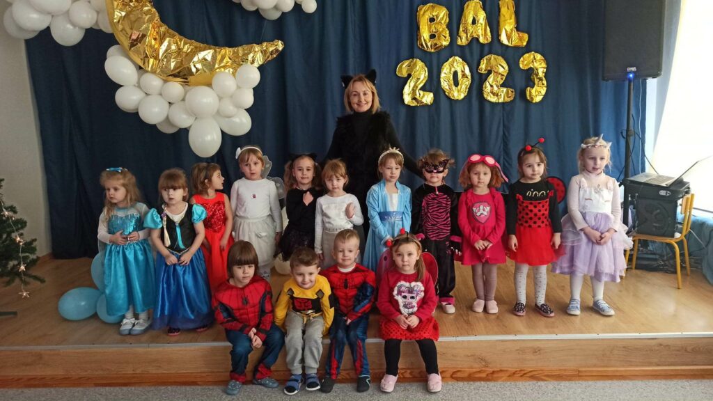 „Kotki” na balu karnawałowym