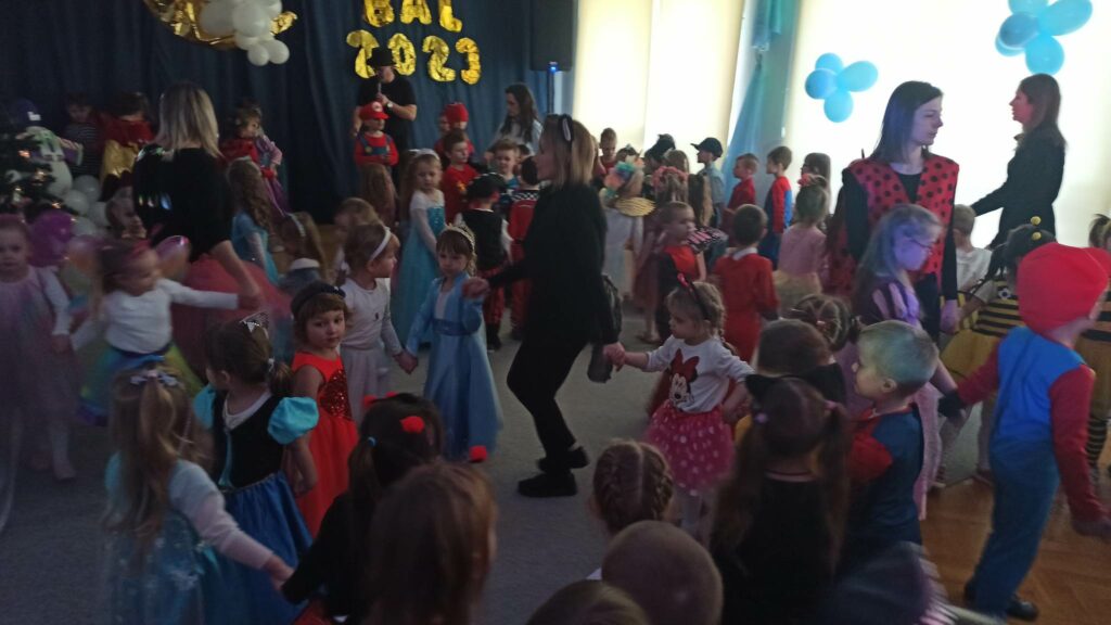 „Kotki” na balu karnawałowym