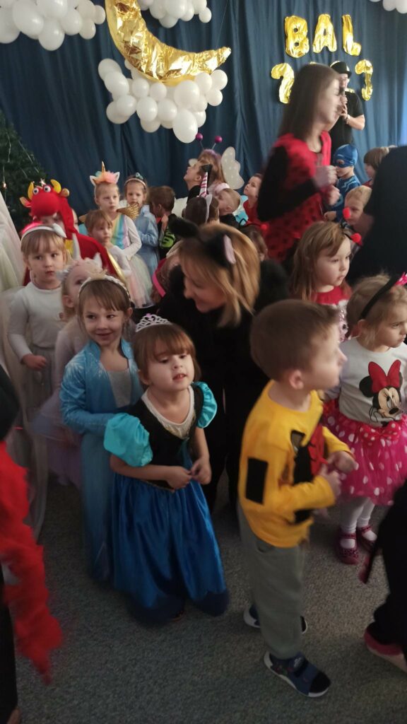„Kotki” na balu karnawałowym
