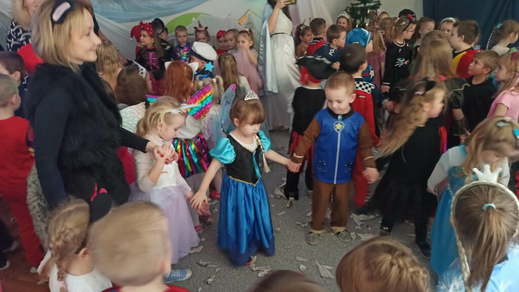 „Kotki” na balu karnawałowym
