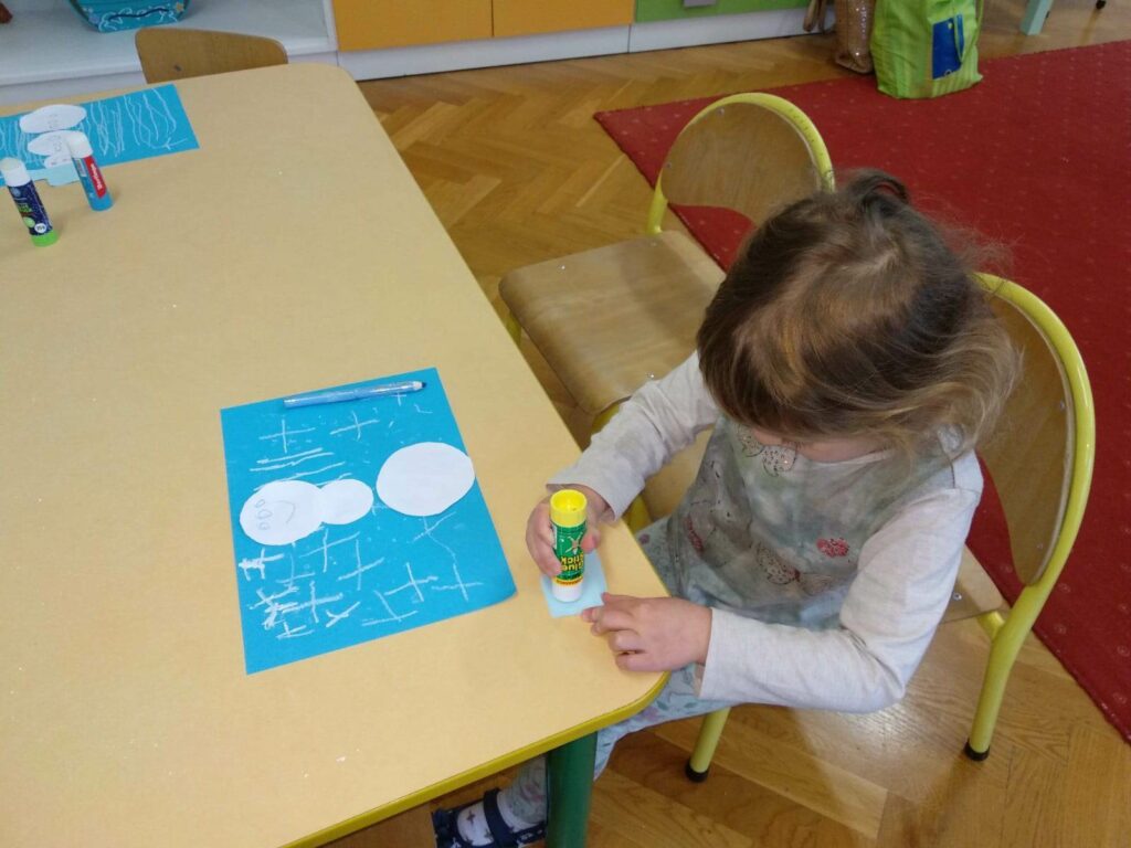 Bałwanki metodą „Edukacji przez ruch” – „Kotki”