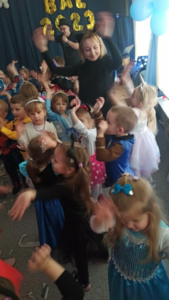 „Kotki” na balu karnawałowym