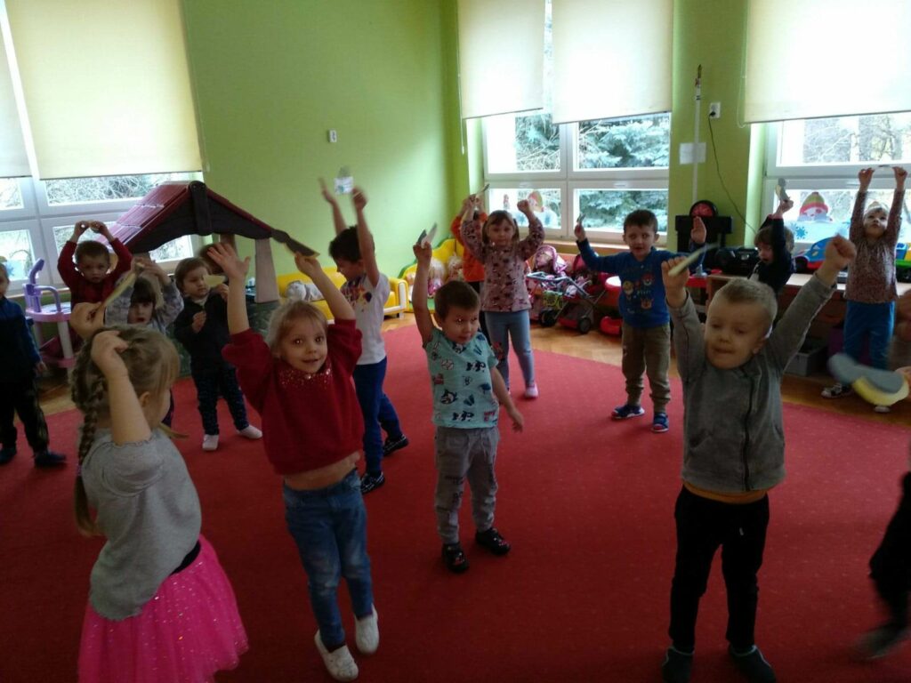 Głodny ptaszek – „Kotki”