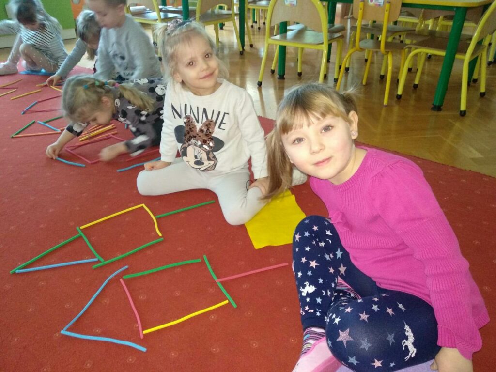 Głodny ptaszek – „Kotki”