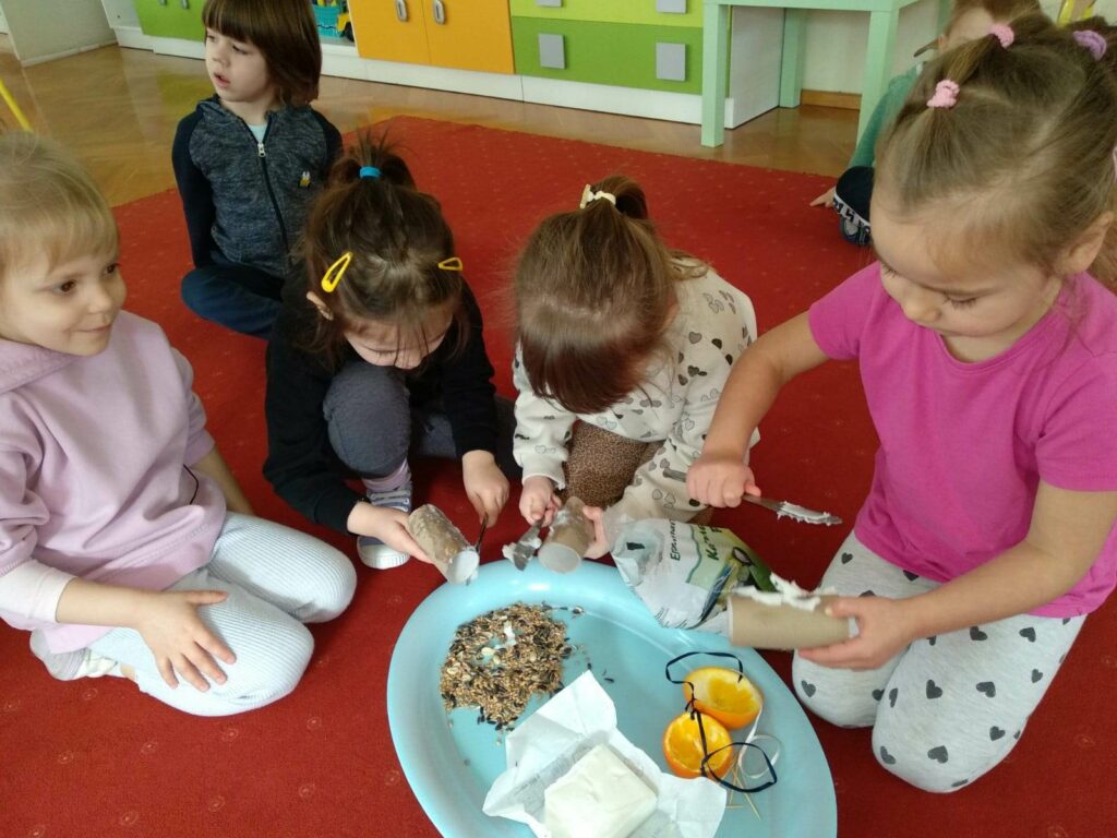 Głodny ptaszek – „Kotki”