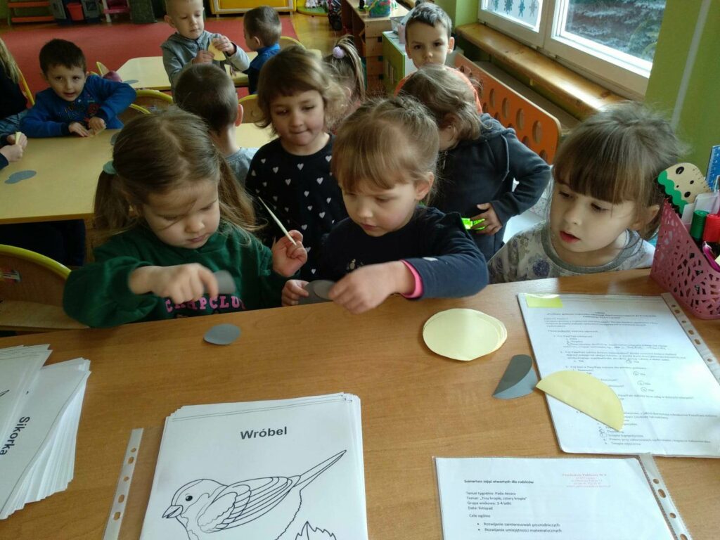 Głodny ptaszek – „Kotki”