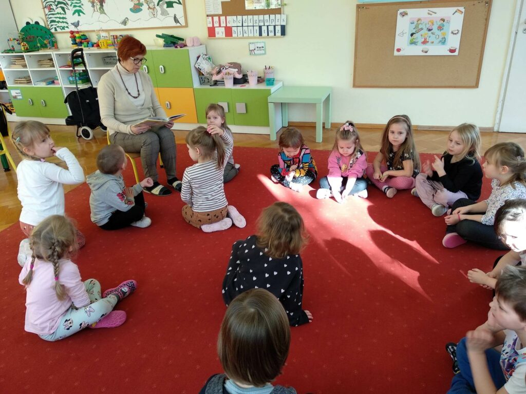 Książka przyjacielem dzieci – rozwijamy zainteresowania czytelnicze „Kotków”