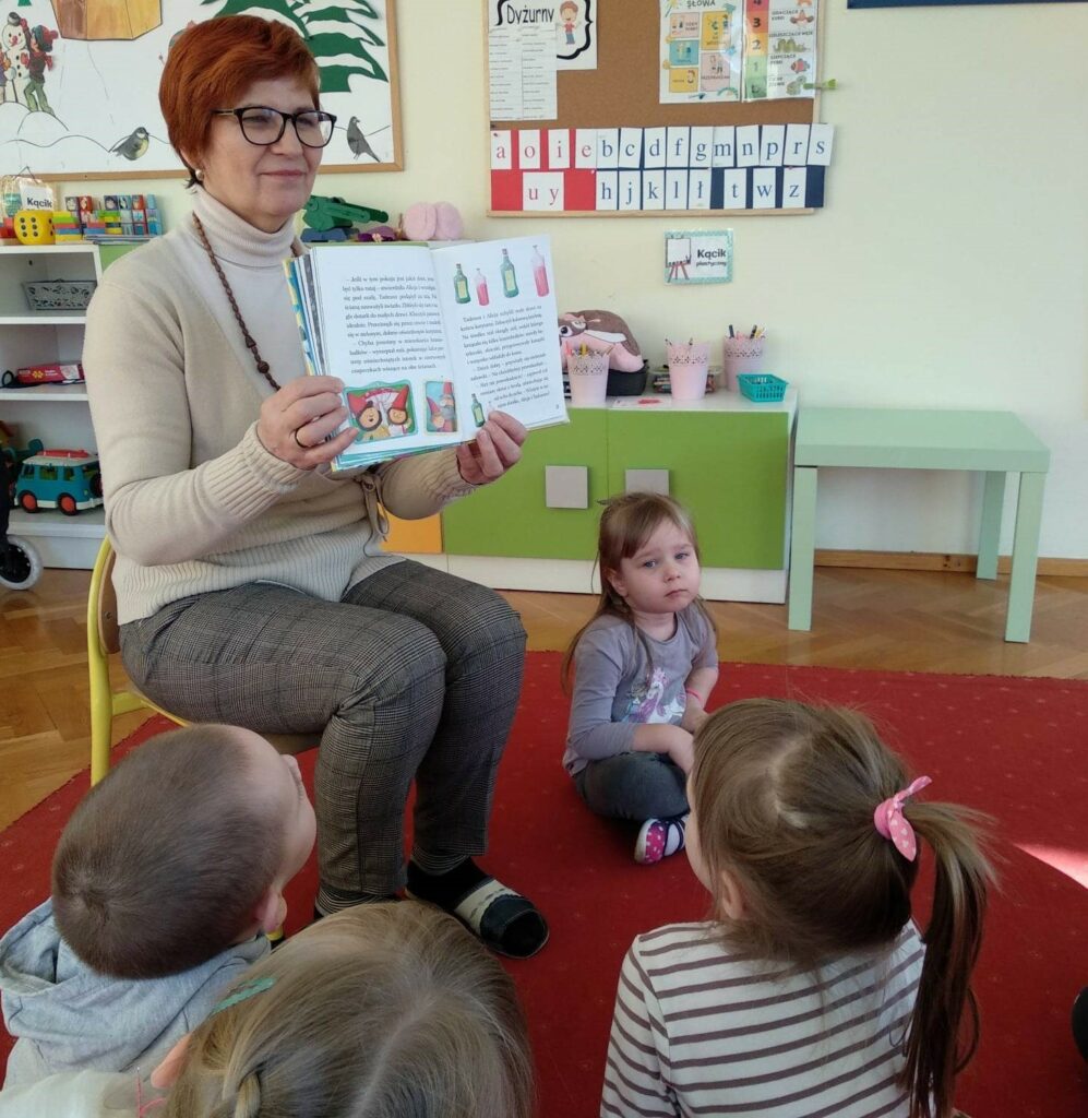 Książka przyjacielem dzieci – rozwijamy zainteresowania czytelnicze „Kotków”