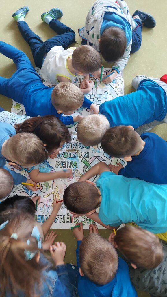 KWIECIEŃ MIESIĄCEM AUTYZMU