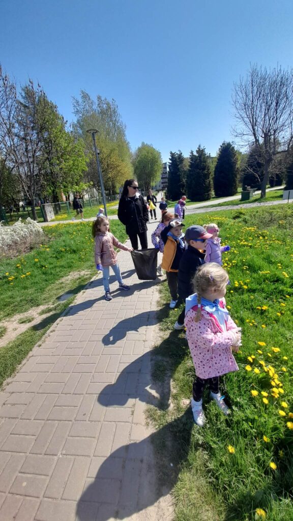 Przedszkolaki w akcji