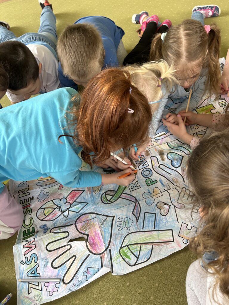 KWIECIEŃ MIESIĄCEM AUTYZMU