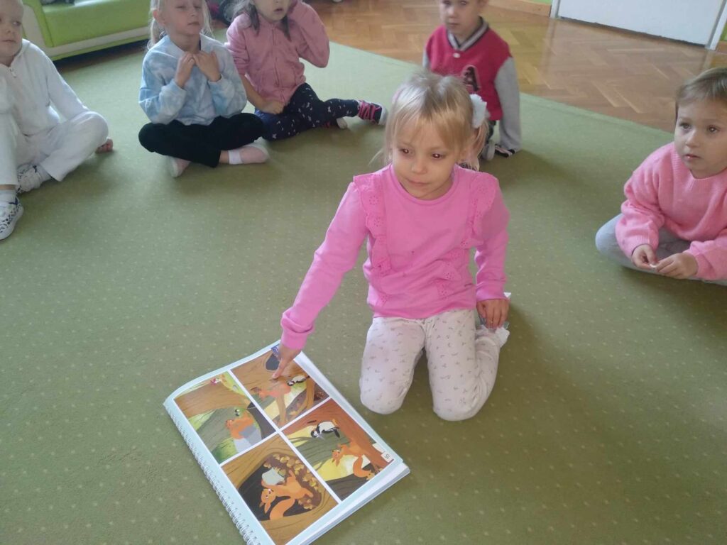 Jesienne zabawy z wiewiórką – „Motylki”
