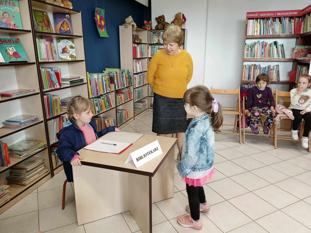 Zabawy z książką – „Motylki” w bibliotece