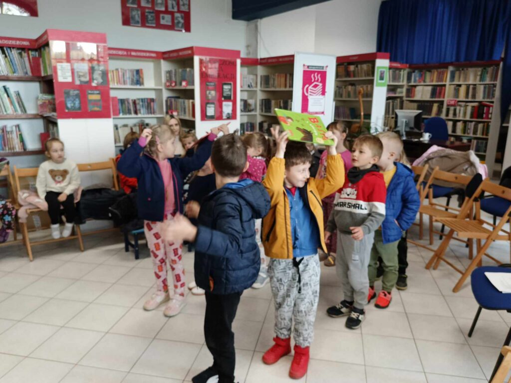 Zabawy z książką – „Motylki” w bibliotece