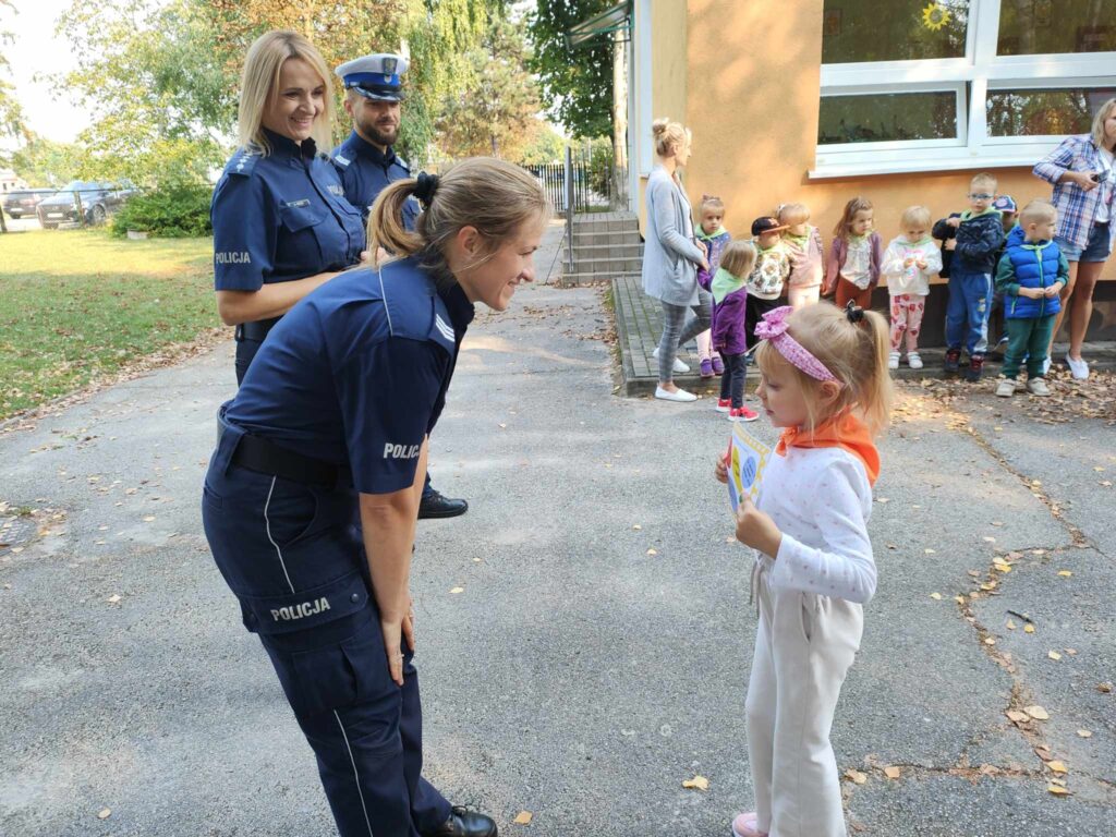 „Bezpieczeństwo w ruchu drogowym” – wizyta Funkcjonariuszy Policji