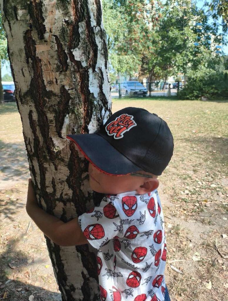 Przytul się do drzewa