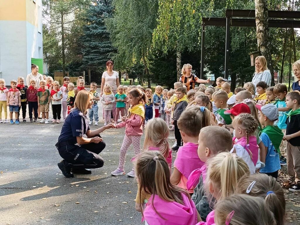 „Bezpieczeństwo w ruchu drogowym” – wizyta Funkcjonariuszy Policji