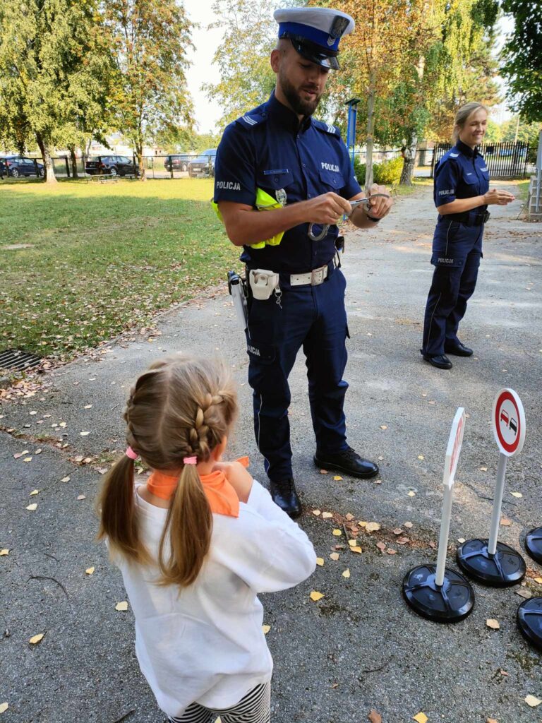 „Bezpieczeństwo w ruchu drogowym” – wizyta Funkcjonariuszy Policji