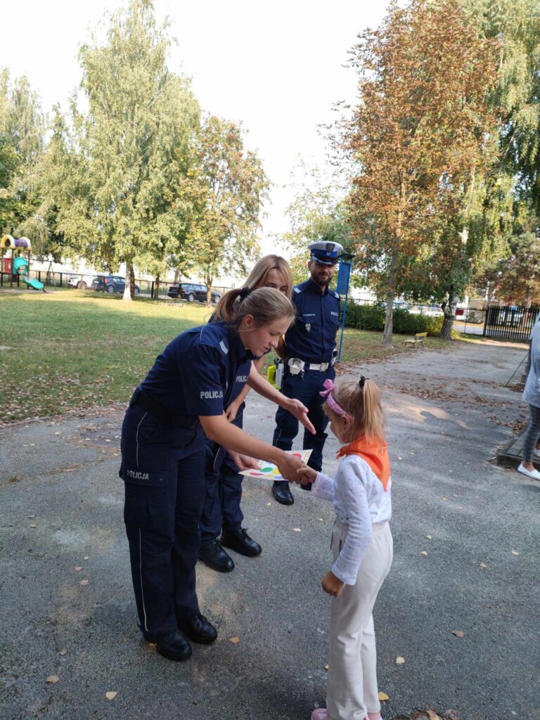 „Bezpieczeństwo w ruchu drogowym” – wizyta Funkcjonariuszy Policji