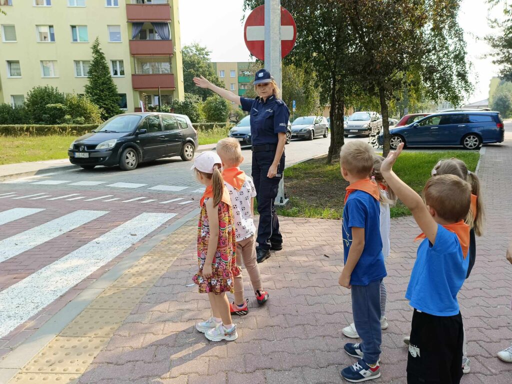 „Bezpieczeństwo w ruchu drogowym” – wizyta Funkcjonariuszy Policji