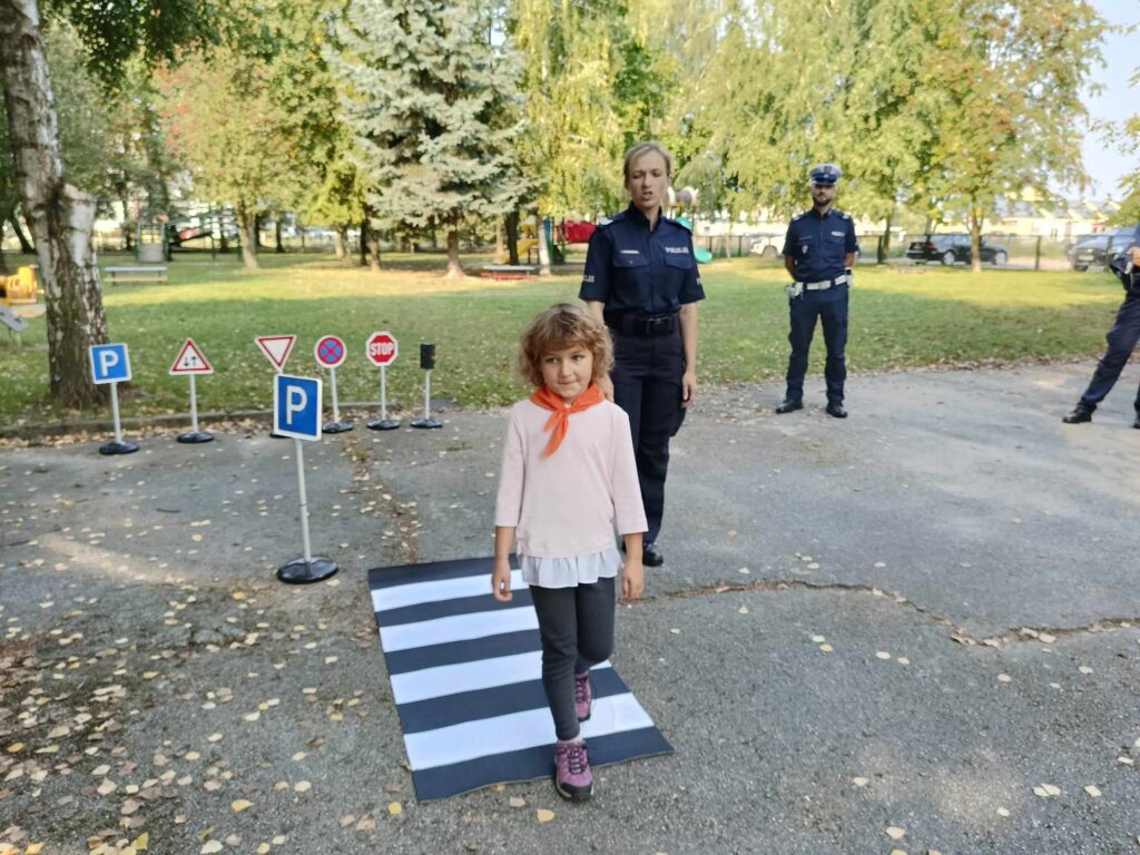„Bezpieczeństwo w ruchu drogowym” – wizyta Funkcjonariuszy Policji