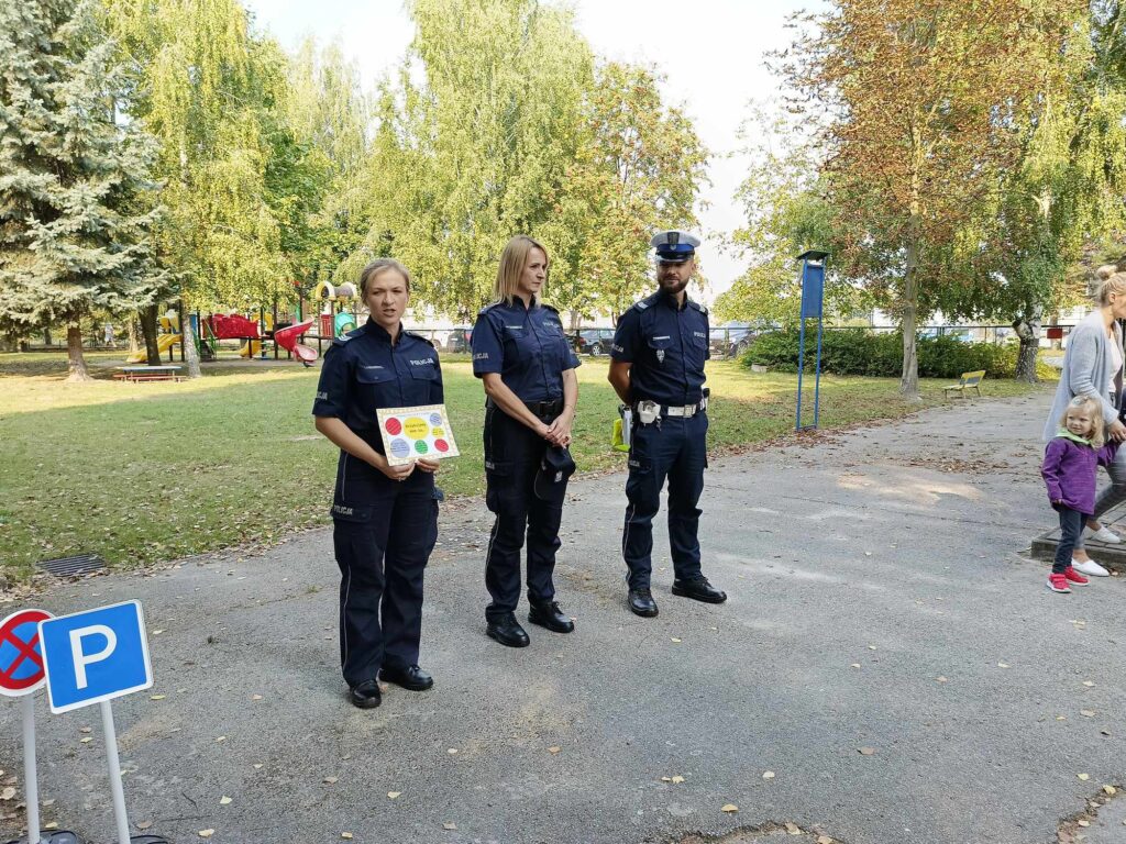 „Bezpieczeństwo w ruchu drogowym” – wizyta Funkcjonariuszy Policji