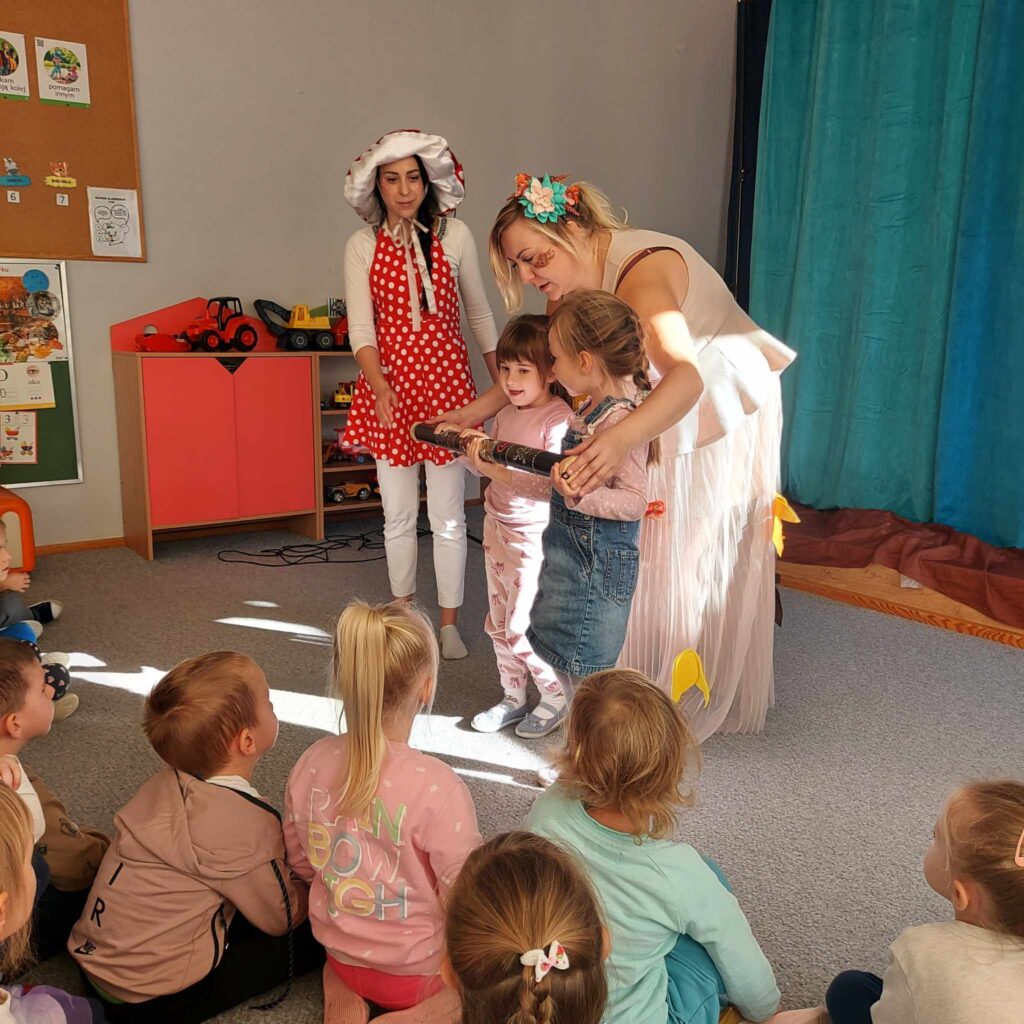 Jesienne przedstawienie w przedszkolu