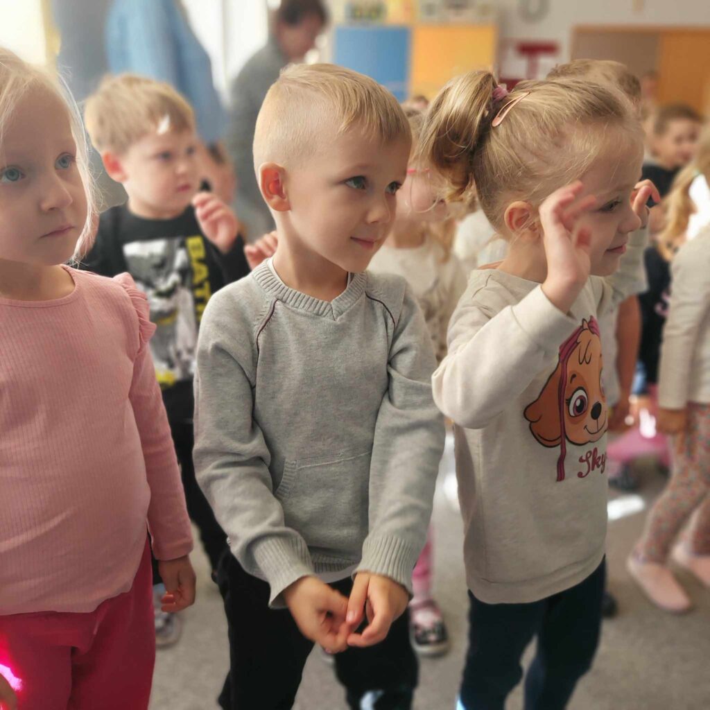 Jesienne przedstawienie w przedszkolu