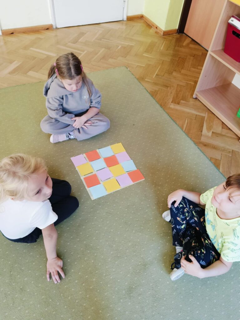 Jesienne zabawy matematyczne „Biedronek”
