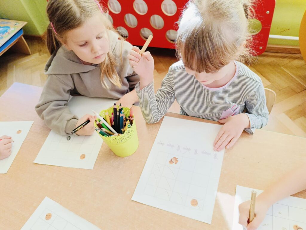 Jesienne zabawy matematyczne „Biedronek”