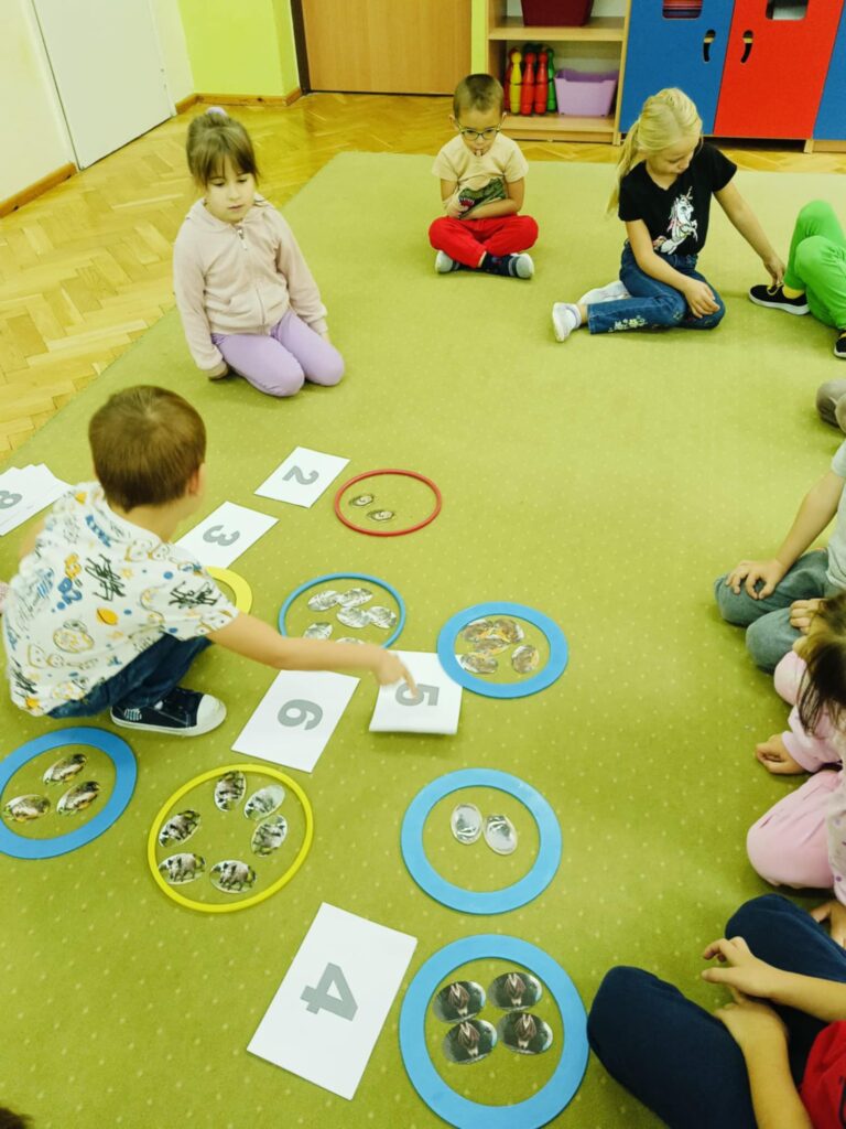 Jak zwierzęta przygotowują się do zimy? – „Biedronki”