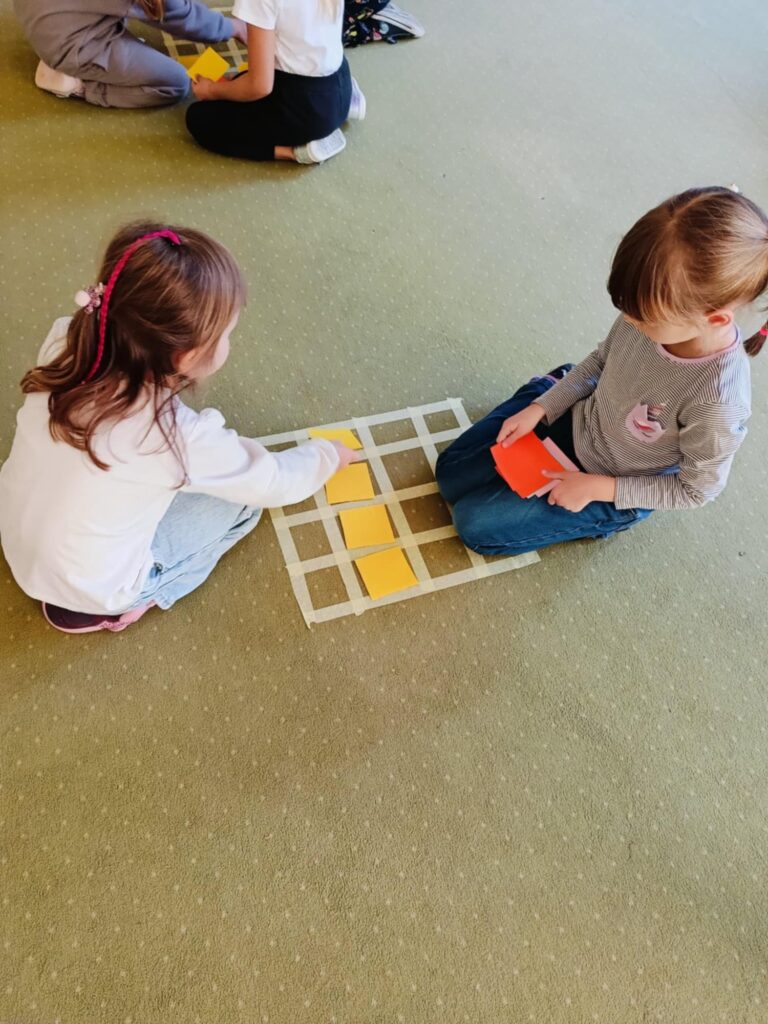 Jesienne zabawy matematyczne „Biedronek”