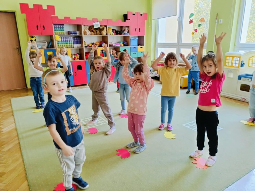 Jesienne zabawy matematyczne „Biedronek”