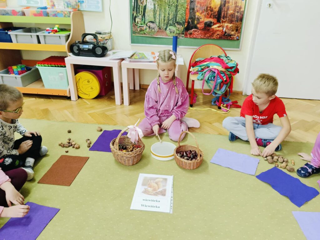 Jak zwierzęta przygotowują się do zimy? – „Biedronki”