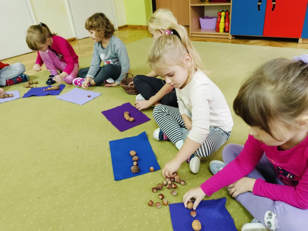 Jak zwierzęta przygotowują się do zimy? – „Biedronki”