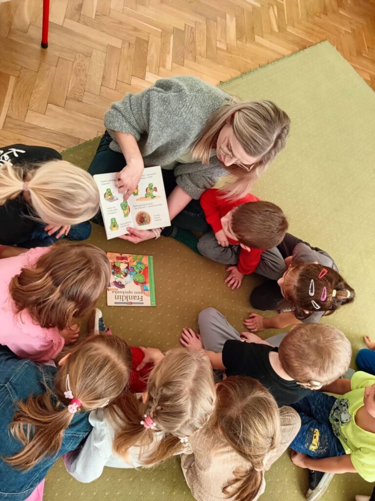 „Cała Polska czyta dzieciom” – „Biedronki”