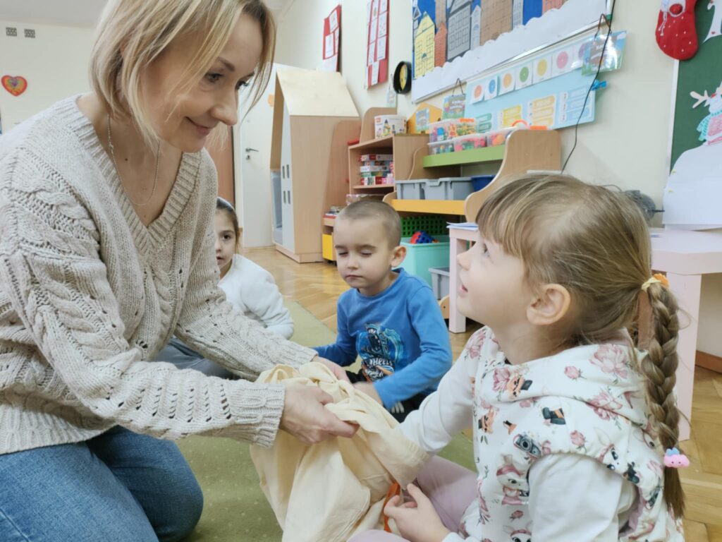 Grudniowe zajęcia z profilaktyki logopedycznej w „Biedronkach”