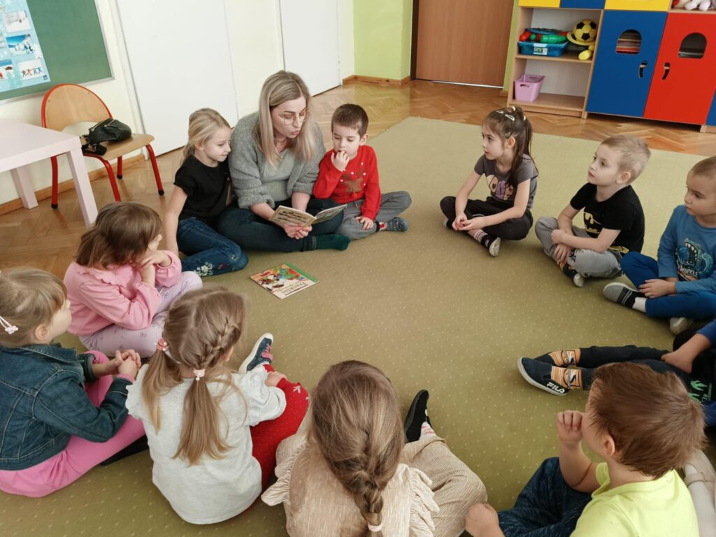 „Cała Polska czyta dzieciom” – „Biedronki”