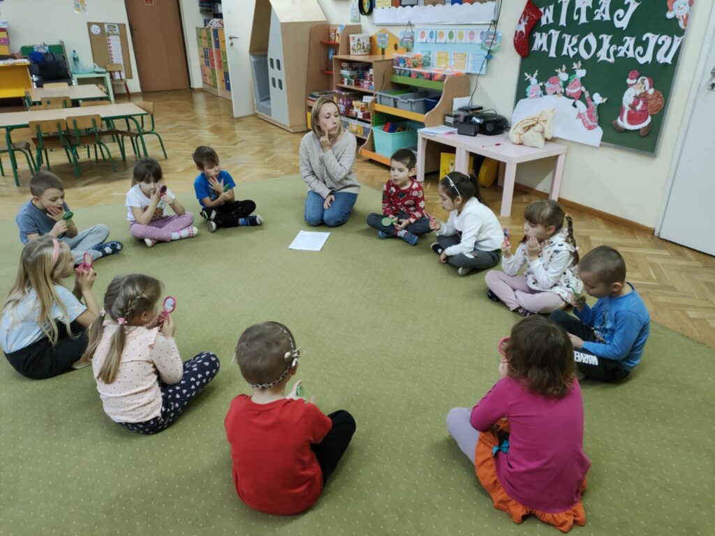 Grudniowe zajęcia z profilaktyki logopedycznej w „Biedronkach”