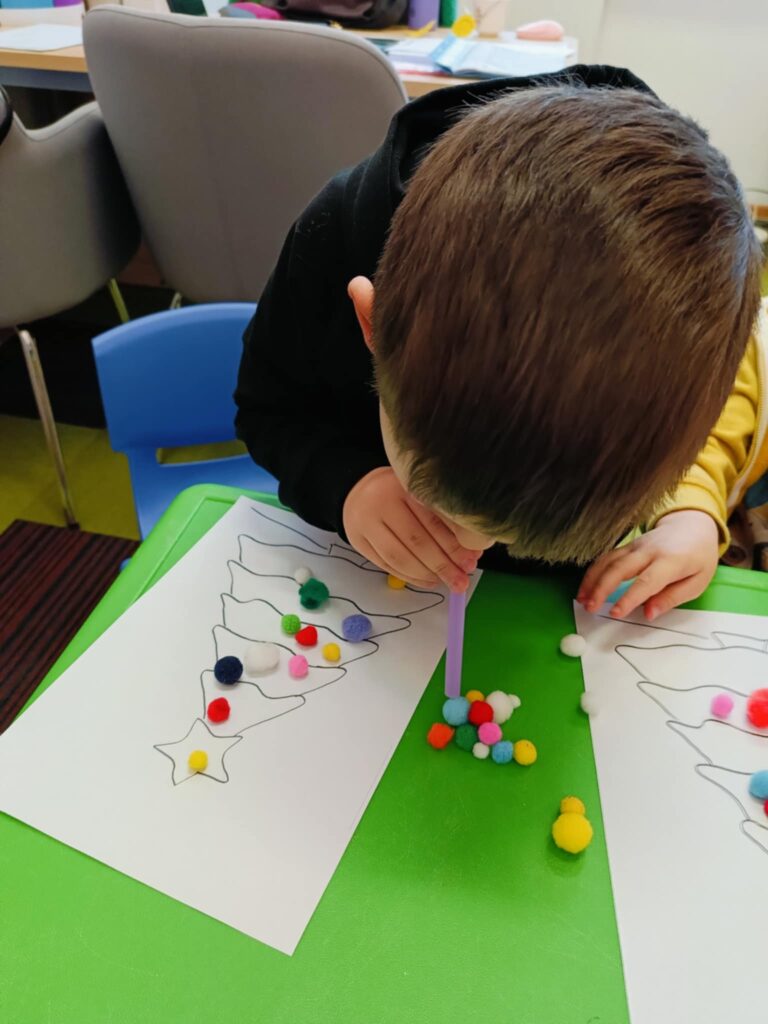 Zajęcia logopedyczne – ćwiczenia pionizacji języka i ustnego toru oddechowego