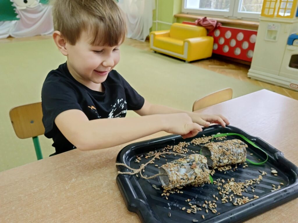 „Biedronki” poznają ptaki pozostające zimą w Polsce