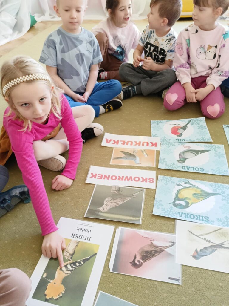 „Biedronki” poznają ptaki pozostające zimą w Polsce