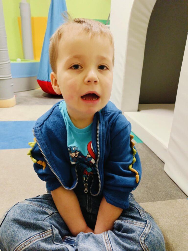 Zajęcia logopedyczne – ćwiczenia pionizacji języka i ustnego toru oddechowego