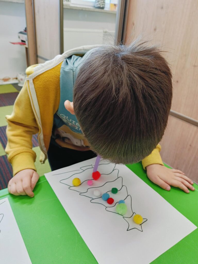 Zajęcia logopedyczne – ćwiczenia pionizacji języka i ustnego toru oddechowego