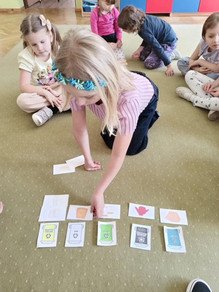 Drugie życie odpadów – realizacja programu „Kubusiowi Przyjaciele Natury" w „Biedronkach”