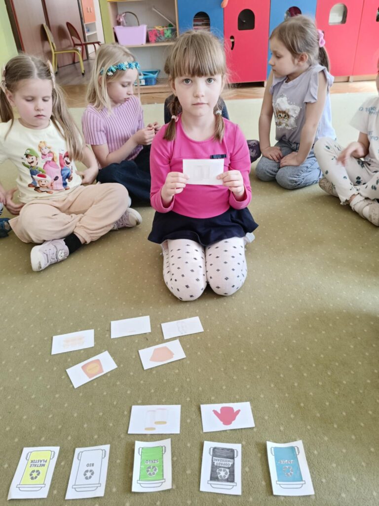 Drugie życie odpadów – realizacja programu „Kubusiowi Przyjaciele Natury" w „Biedronkach”